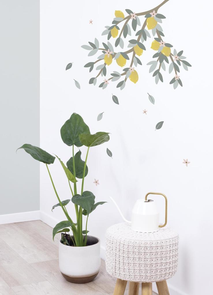 Organische muurstickers met gele citroenen en groene bladeren, veilig en kindvriendelijk voor kinderkamerinterieur. - Default Title - Muursticker | Louise Lemon XL - bloemen en bladeren, citroen, kinderkamer, Lemon, lilipinso, louise, Muursticker - Casa Mini