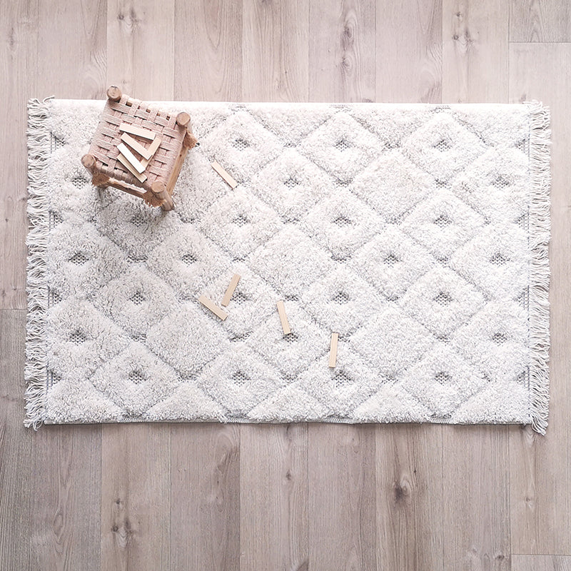 Rechthoekig wit vloerkleed met zachte, dikke textuur en organisch patroon van ruitvormige steken, afgewerkt met subtiele. - Homy Vloerkleed Nattiot - 120 x 170 cm - Homy, nattiot, rechthoek, Vloerkleed - Casa Mini