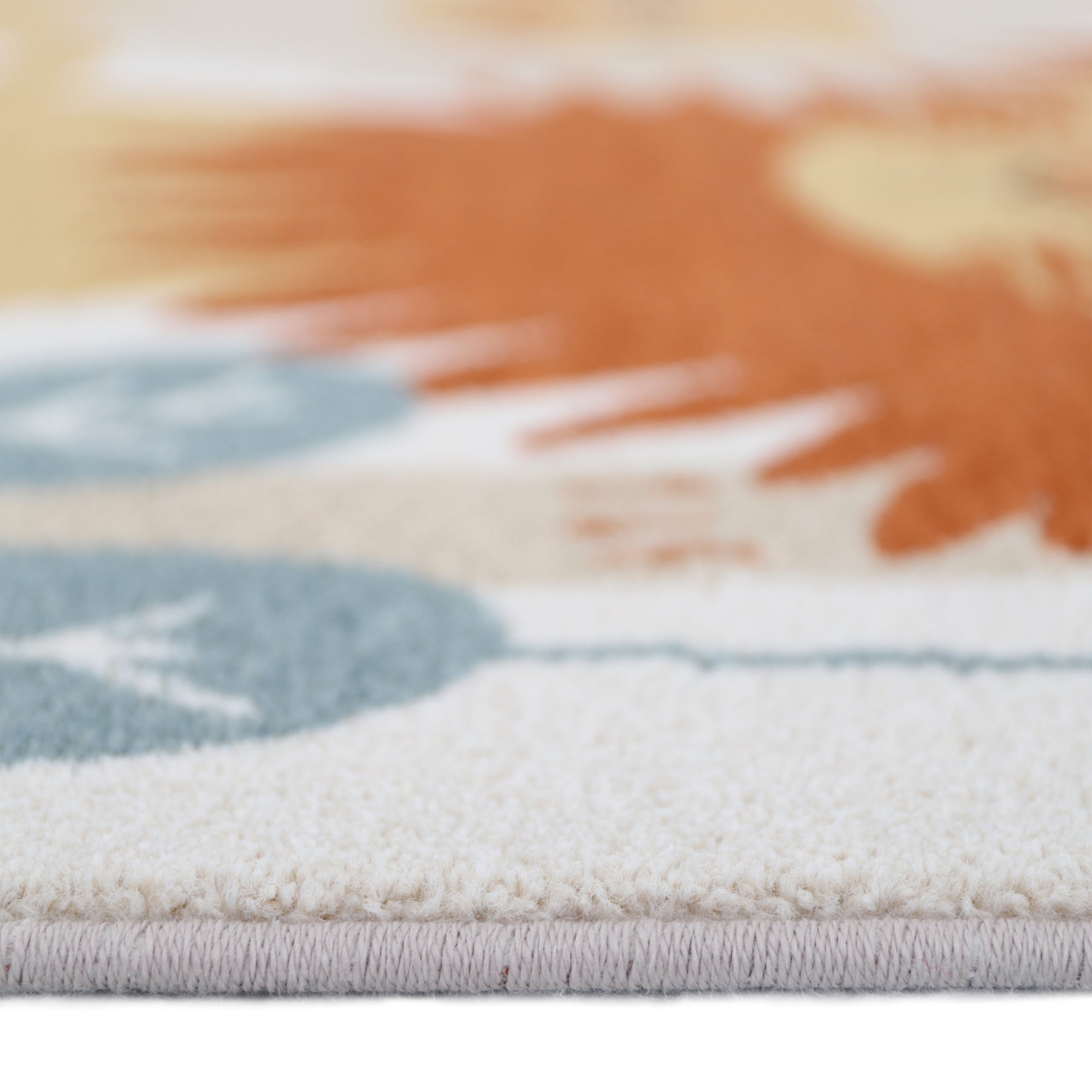 Kindvriendelijk en veilig vloerkleed met jungle thema en leeuw in warme oranje en neutrale crème- en blauwtinten, ideaal. - Default Title - jungle, leeuw, mamalove, nattiot, Vloerkleed - Mamalove Vloerkleed Nattiot - Casa Mini