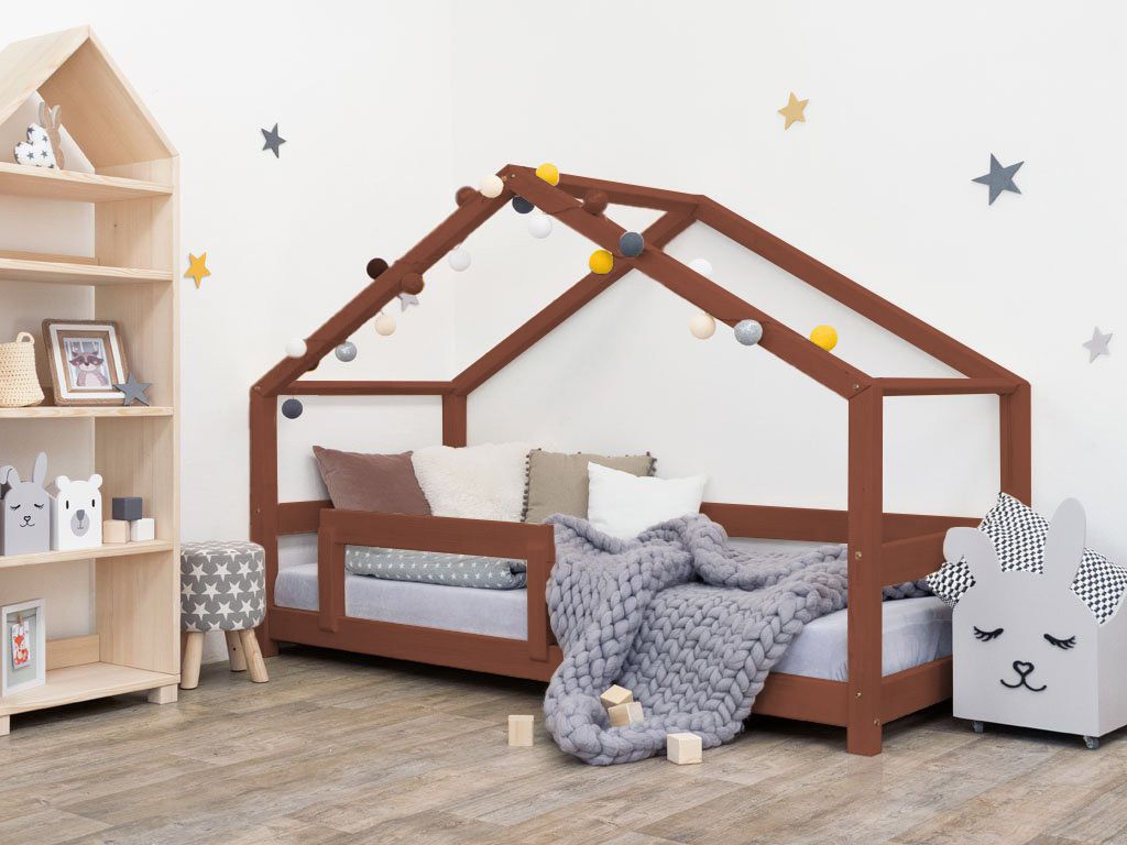 Kinderbedhuis Lucky van natuurlijk hout in warmbruin, met open dakframe en stevige lattenbodem, compleet met grijs dekentje. - Bedhuis Lucky 90 x 200 cm - Naturel - bedhuis, bedhuisje, kinderbed, Lucky, peuterbed, scandinavisch design - Casa Mini