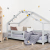 Scandinavisch design bedhuisje in lichtgrijs hout met open dakconstructie, zachte grijze kussens en gebreid grijs dekentje,. - Bedhuis Lucky 90 x 200 cm - Naturel - bedhuis, bedhuisje, kinderbed, Lucky, peuterbed, scandinavisch design - Casa Mini