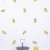 Organische gele citroen muurstickers met groene blaadjes, verspreid over witte muur, kindvriendelijk en multifunctioneel. - Muursticker | Lemon - Default Title - citroen, kinderkamer, Lemon, lilipinso, louise, Muursticker - Casa Mini