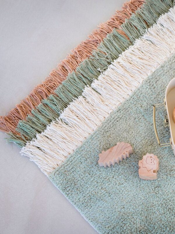 Rechthoekig mintgroen vloerkleed met zachte, organische textuur en franjes in wit en terracotta, kindvriendelijk en. - Jules Ocean Vloerkleed - Default Title - 120x170, Mint, Petit Tapis, rechthoek, Vloerkleed, wolk - Casa Mini