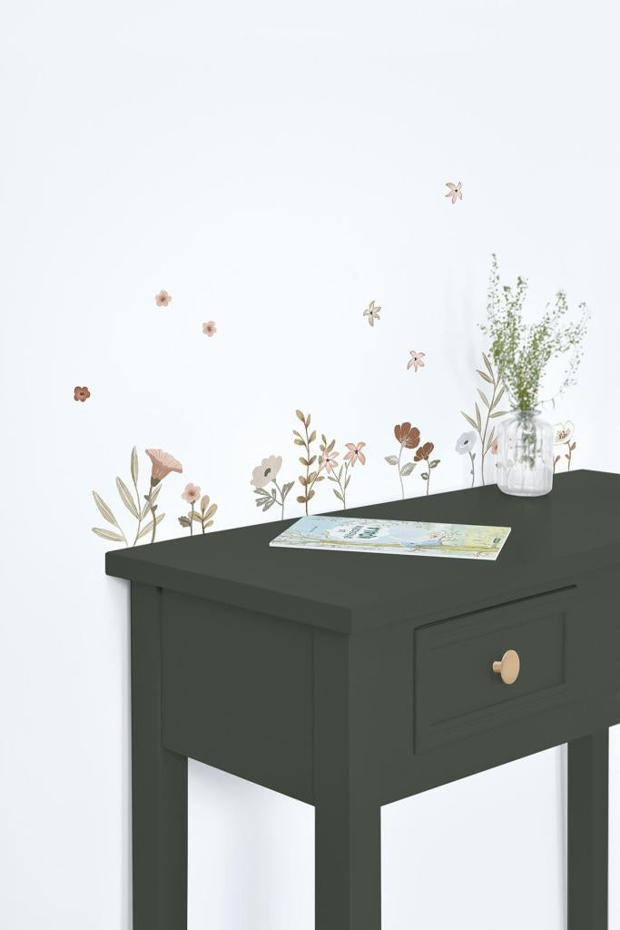 Organische kinderkamer muurstickers met zachte bloemen en bladeren in pastelkleuren, veilig en kindvriendelijk design van. - Muursticker | Lily Flower - Default Title - bloemen, bloemen en bladeren, kinderkamer, lilipinso, Lilydale, Muursticker, vliesbehang - Casa Mini