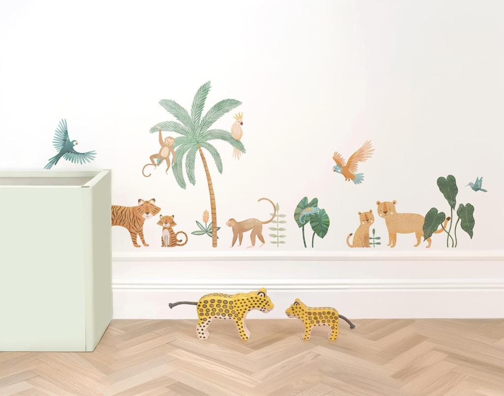 Organische, kindvriendelijke muursticker met veilig jungle dieren thema in zachte tinten, perfect voor de kinderkamer,. - Muursticker | Jungle Animal - Default Title - Bosdieren, jungle, kinderkamer, lilipinso, Muursticker, vliesbehang, Yatsuni - Casa Mini