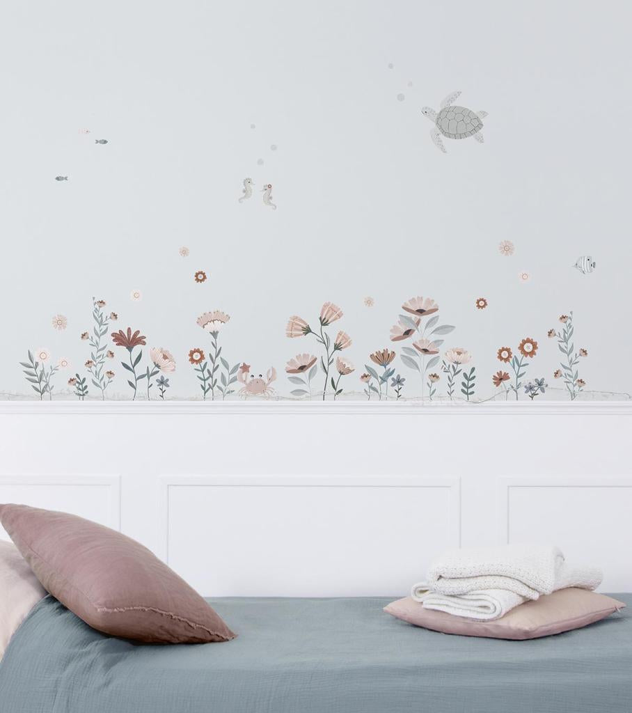 Organische en kindvriendelijke muurstickers met zachte bloem- en oceaantinten, geschikt voor kinderkamer, multifunctionele. - Muursticker | Ocean Flower - Default Title - bloemen, bloemen en bladeren, kinderkamer, lilipinso, Muursticker, Oceaan dieren, ocean field, vliesbehang - Casa Mini