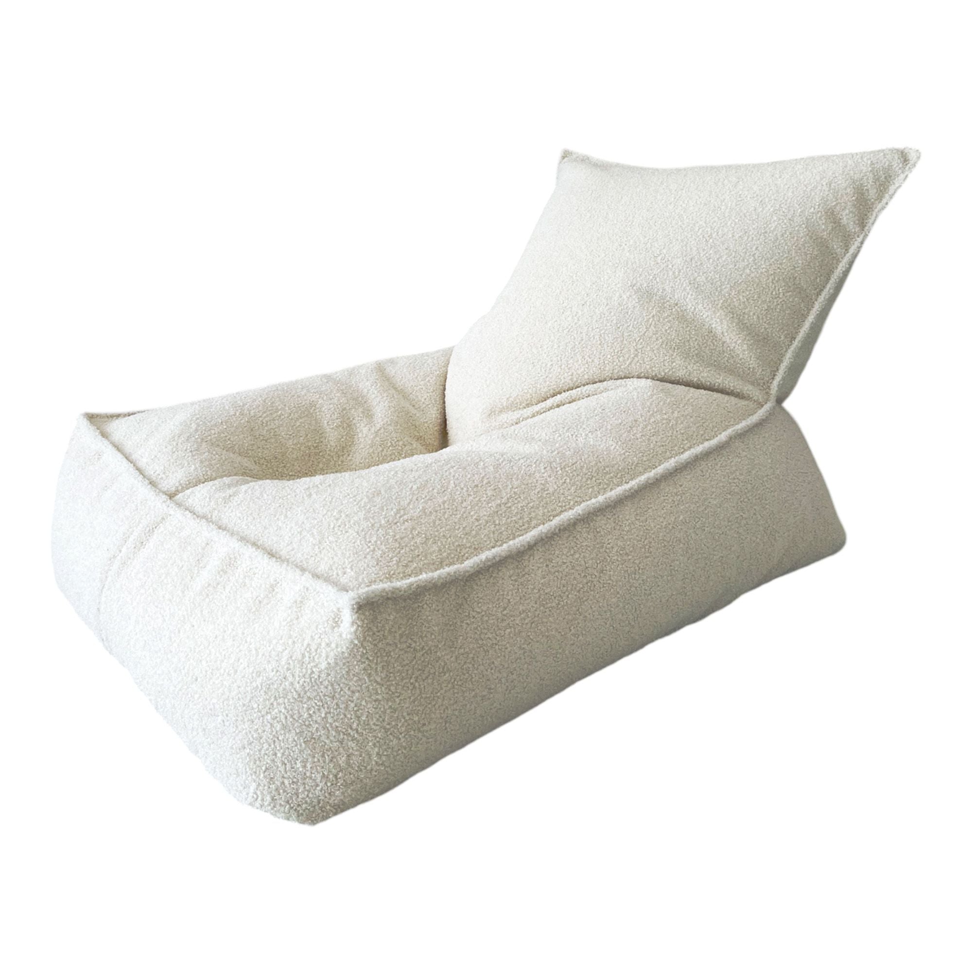 Creme kleurige Bouclé zitzak met hoge rugleuning, kindvriendelijk en veilig voor de kinderkamer, duurzame kwaliteit en. - Default Title - beanbag, Bouclé, cream, Creme, zitzak - Beanbag Bouclé Cream - Casa Mini