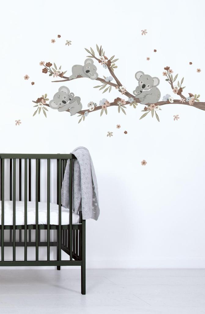 Organische kinderkamer muursticker met twee zachte grijze koala's op tak met bladeren en bloemen, kindvriendelijk voor. - Default Title - Muursticker | Lilydale Koala XL - kinderkamer, koala, lilipinso, Lilydale, Muursticker - Casa Mini