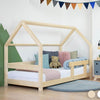 Kinderbed in Scandinavisch design met organisch licht hout, huisvormig frame en zacht pastelkleurig textiel op een grijs. - Bedhuis Tery 90 x 200 cm - Naturel (ongelakt) - 90x200, bedhuis, bedhuisje, kinderbed, peuterbed, scandinavisch design, Tery - Casa Mini