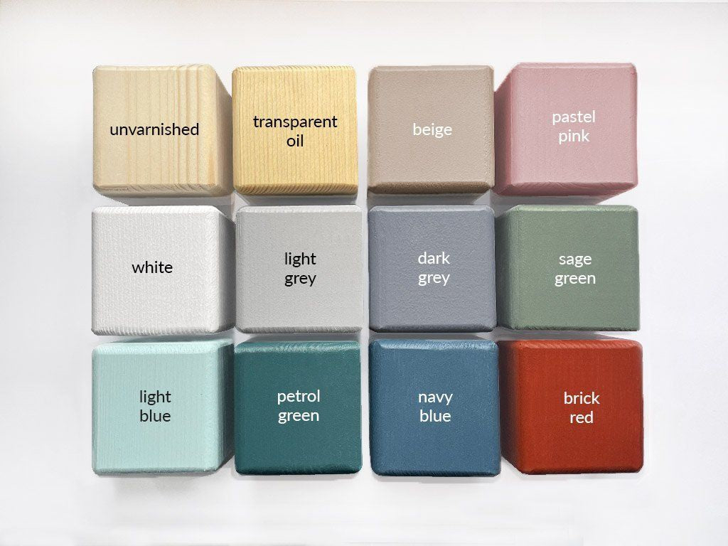 Dozen met houten kleurenstalen in een raster met vier rijen en drie kolommen, kleuren variërend van naturel hout,. - Kinderbed Tuly 90 x 200 cm - Naturel (ongelakt) - 90x200, kinderbed, peuterbed, scandinavisch design, Tuly - Casa Mini