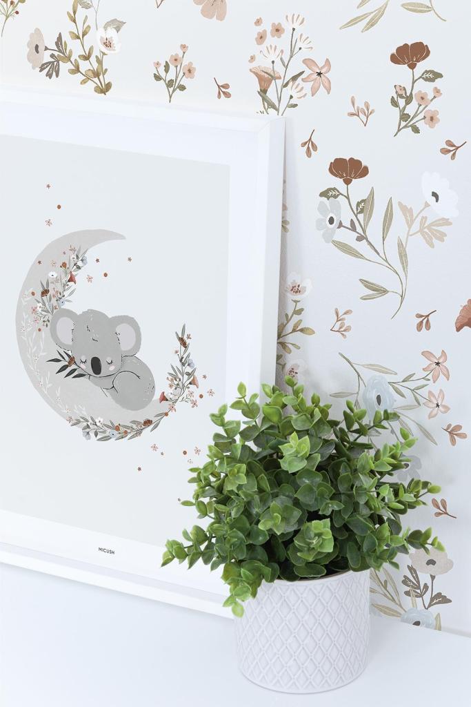 Kindvriendelijk vliesbehang met organisch bloemenpatroon in zachte aardetinten, perfect voor een veilige kinderkamer en. - Default Title - Lilydale Grey | Lilipinso - behang, bloemen, kinderkamer, kinderkamer behang, lilipinso, Lilydale, vliesbehang - Casa Mini
