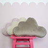 Set van drie organische, zachte velvet sierkussens in wolkvorm in grijs, crème en lichtroze, perfect voor kinderkamer en. - Cream / Cream - Velvet sierkussen Cloud (set van 2) - Kussen, Moimili, Sierkussen, Soft collection, Velvet, Volants - Casa Mini